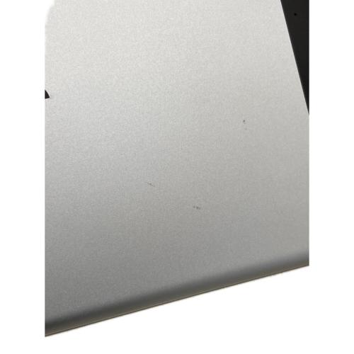 Apple (アップル) iPad(第6世代) MR6N2J/A 背面キズ有