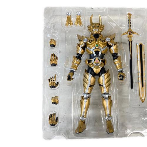BANDAI (バンダイ) S.H.Figuarts 黄金騎士 牙狼