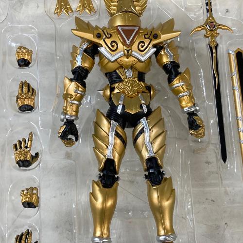 BANDAI (バンダイ) S.H.Figuarts 黄金騎士 牙狼