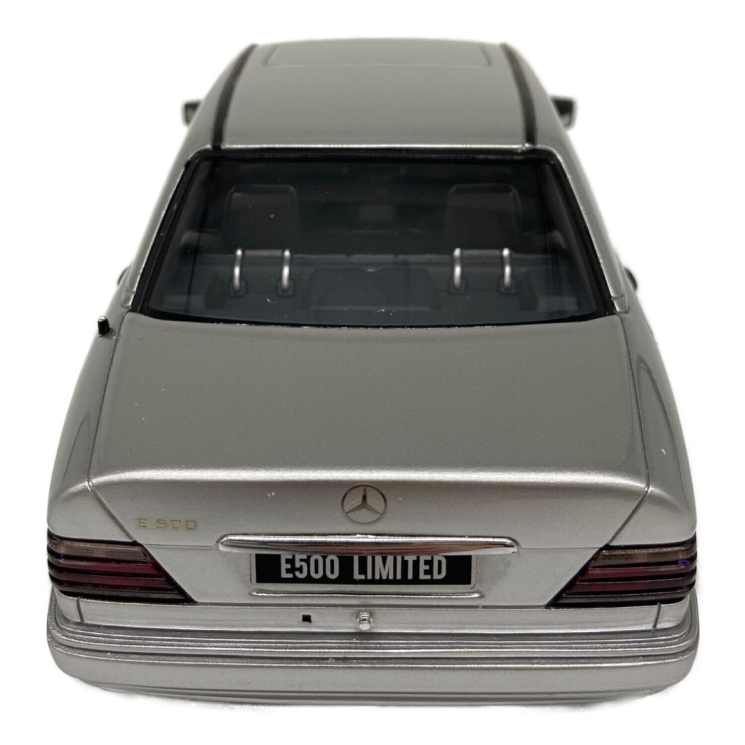 OttO mobile 1/18スケールモデルカー Mercedes-Benz E500 Limited