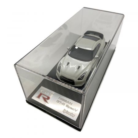 hpi・racing (エイチアイピー) モデルカー 現状販売 Nissan GT-R(R35) SpecV Brilliant White Pearl 8438