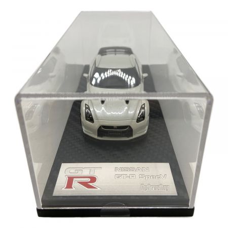 hpi・racing (エイチアイピー) モデルカー 現状販売 Nissan GT-R(R35) SpecV Brilliant White Pearl 8438