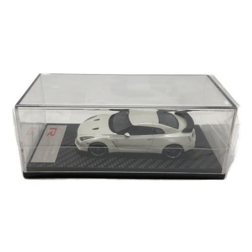 hpi・racing (エイチアイピー) モデルカー 現状販売 Nissan GT-R(R35) SpecV Brilliant White Pearl 8438