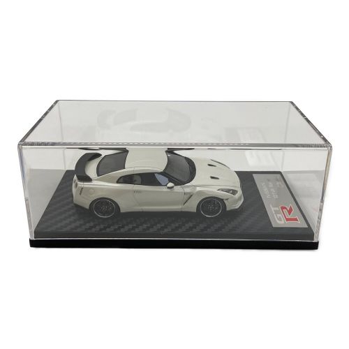 hpi・racing (エイチアイピー) モデルカー 現状販売 Nissan GT-R(R35) SpecV Brilliant White Pearl 8438