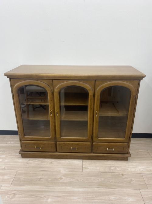 karimoku (カリモク) キャビネット ブラウン 3枚扉 引き出し付き