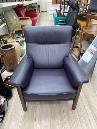 karimoku (カリモク) 1人掛けソファー ブラック×ブラウン 1人掛け ZW3700 総革