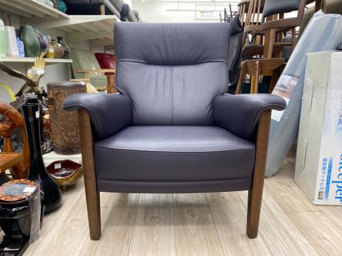 karimoku (カリモク) 1人掛けソファー ブラック×ブラウン 1人掛け ZW3700 総革