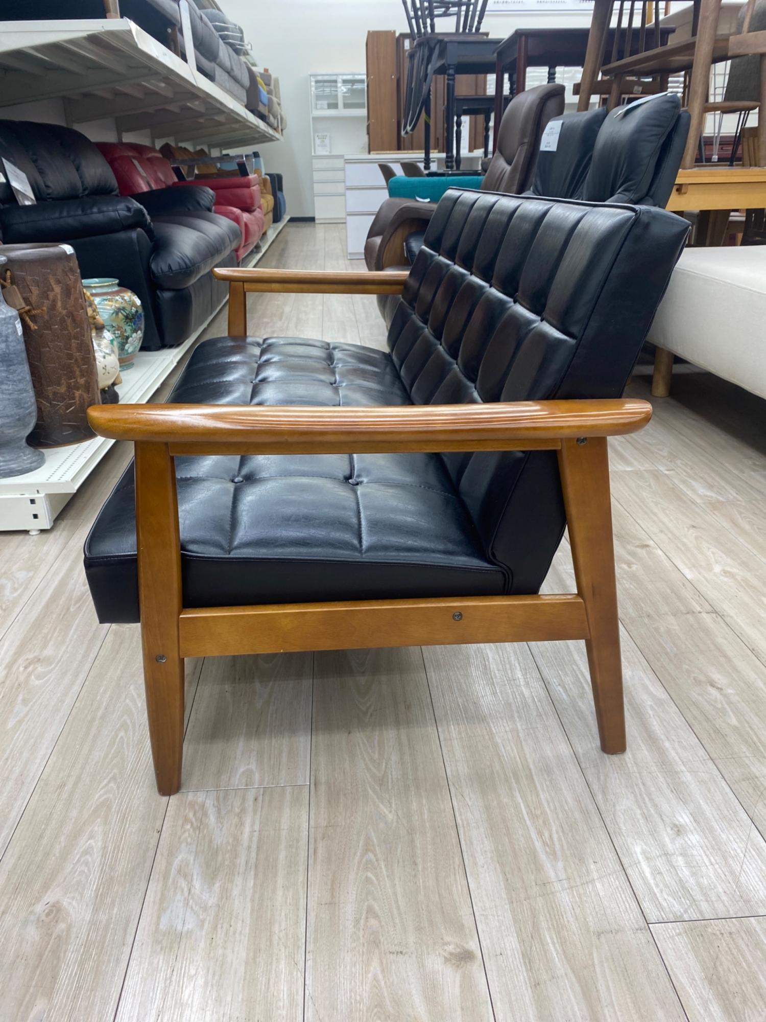 引取限定　カリモク60 ソファ　2人掛け カリモク ソファ 2人掛け WS1123BW 133㎝ 合成皮革 コンパクト