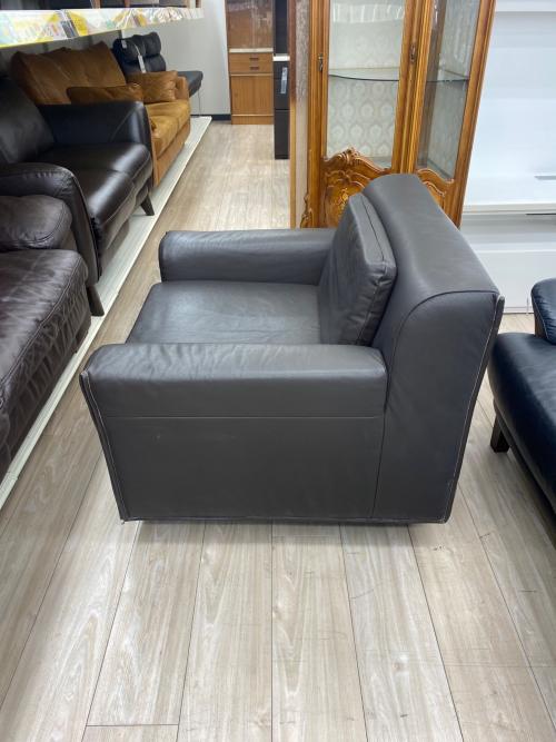 Knoll (ノル) 1人掛けソファー @ グレー Heli