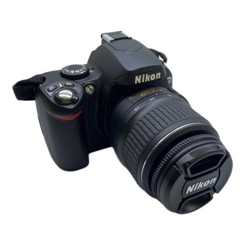 Nikon (ニコン) デジタル一眼レフカメラ D40