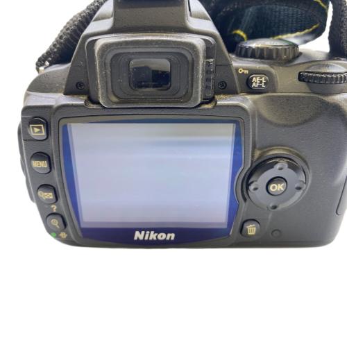 Nikon (ニコン) デジタル一眼レフカメラ D40