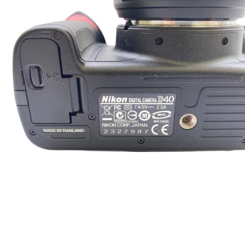 Nikon (ニコン) デジタル一眼レフカメラ D40