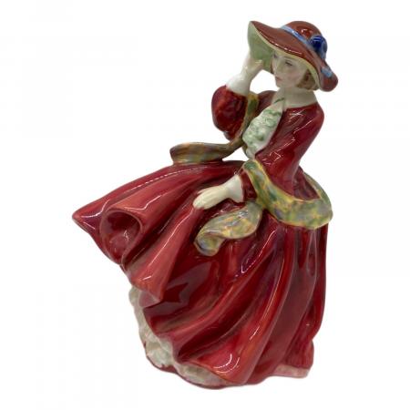 ROYAL DOULTON (ロイヤルドルトン) Top O' The Hill フィギュリン 陶器