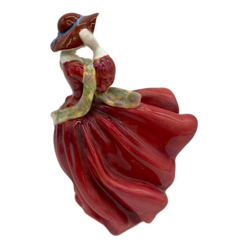 ROYAL DOULTON (ロイヤルドルトン) Top O' The Hill フィギュリン 陶器人形