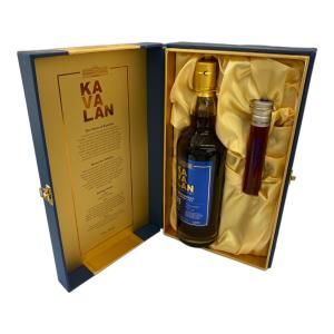 KAVALAN (カバラン) SOLIST シングルモルトウイスキー 小瓶付 700ml