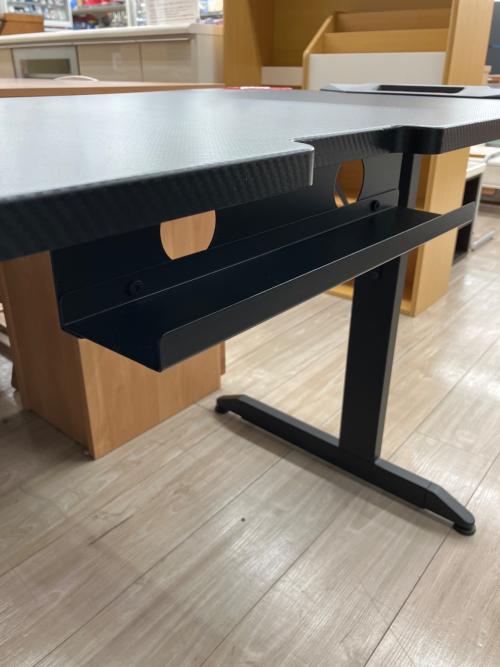 ニトリ ゲーミングデスク GM001 ブラック×レッド