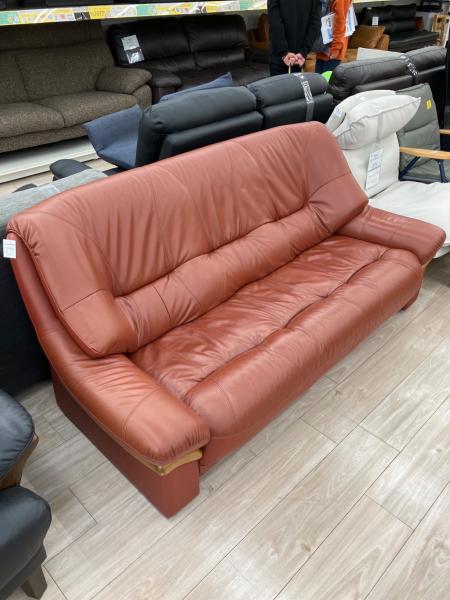 １人掛けソファー　レッド【トレファク岸和田】 家具最大展示中！】オススメソファーを3点ご紹介！｜2024年08月22日