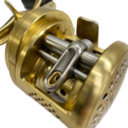 SHIMANO (シマノ) CALCUTTA CONQUEST 51 ベイトリール RH447
