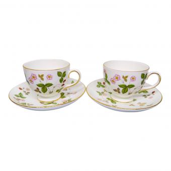 Wedgwood (ウェッジウッド) カップ&ソーサー(ピオニー) ▲ ワイルドストロベリー