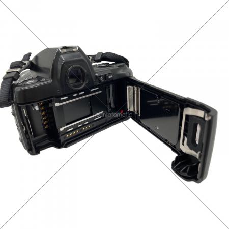 Nikon (ニコン) 一眼レフカメラ F-801 動作確認済｜トレファクONLINE