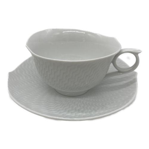 Meissen (マイセン) カップ&ソーサー 波の戯れホワイト