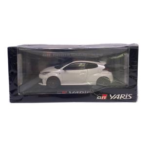 豊通ファシリティーズ (トヨツウファシリティーズ) GR YARIS ホワイトパール モデルカー ②089 1/30