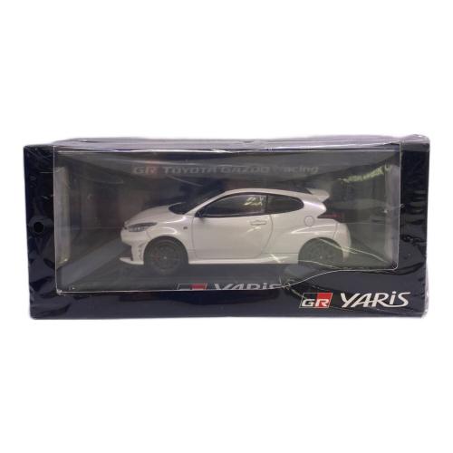 豊通ファシリティーズ (トヨツウファシリティーズ) GR YARIS ホワイトパール モデルカー ②089 1/30