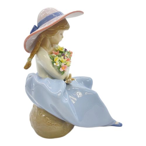 LLADRO (リヤドロ) 花の香りにつつまれて 01005862