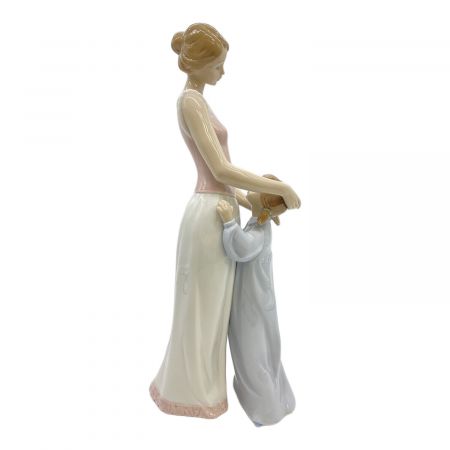 LLADRO (リヤドロ) 大好きなママ 6771｜トレファクONLINE