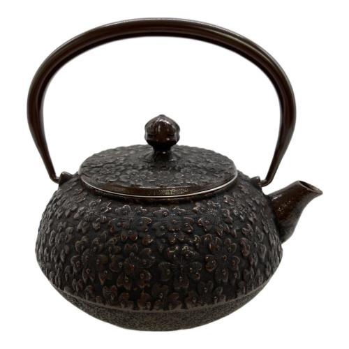 南部鉄器 (ナンブテッキ) 鉄瓶