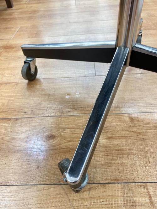 Knoll (ノル) ポロックチェア 4スターベース