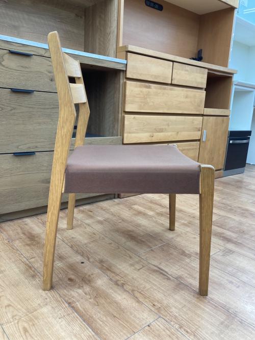 飛騨産業 (ヒダサンギョウ) ダイニングチェアー TR220 ブラウン TR220