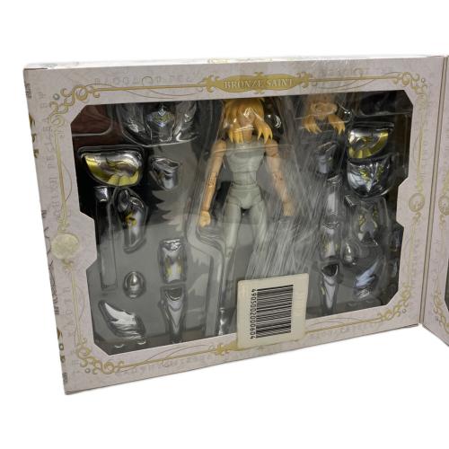 BANDAI (バンダイ) 聖闘士星矢 聖闘士聖衣神話 キグナス氷河(神聖衣) フィギュア