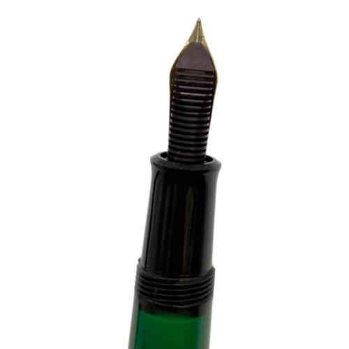 Pelikan (ペリカン) 万年筆 GV300 ブラック×ゴールド｜トレファクONLINE