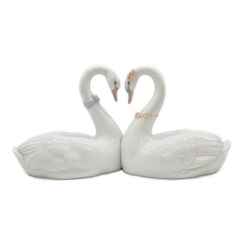 リヤドロ (LLADRO) エンドレスラブ フィギュリン