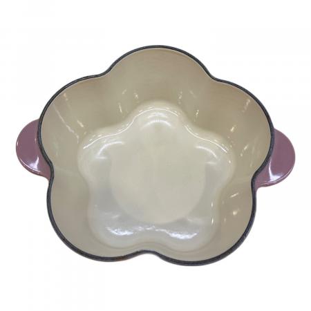 LE CREUSET (ルクルーゼ) ココット・フルール モーヴピンク