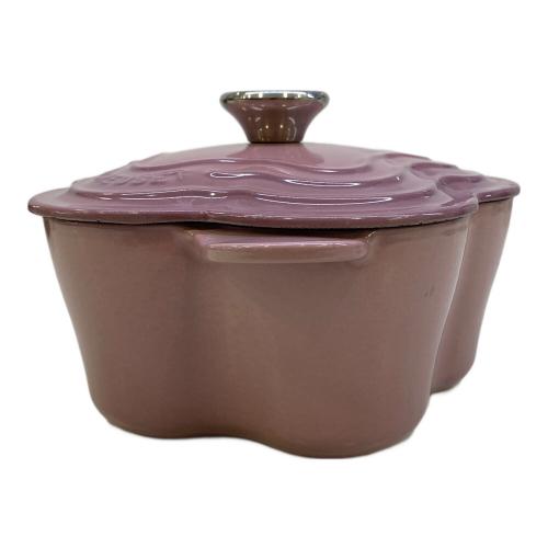 LE CREUSET (ルクルーゼ) ココット・フルール モーヴピンク