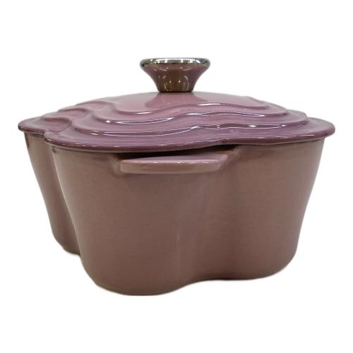 LE CREUSET (ルクルーゼ) ココット・フルール モーヴピンク
