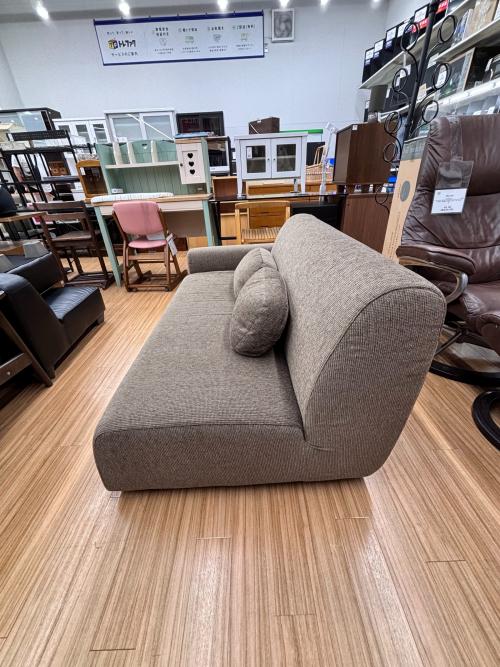 NOYES (ノイス) ワンアームソファー MARUCCO ライトブラウン クッション付 2人掛けソファー