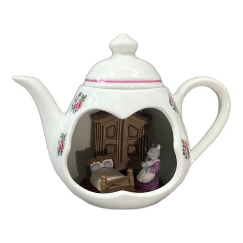 REUTTER PORZELLAN (ロイターポーセリン) ティーポットに住むネズミ ミニチュア陶器