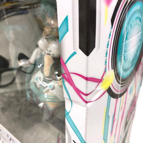 セガ フィギュア レーシングミク 2012 プレミアムフィギュア 未開封品 箱イタミ有