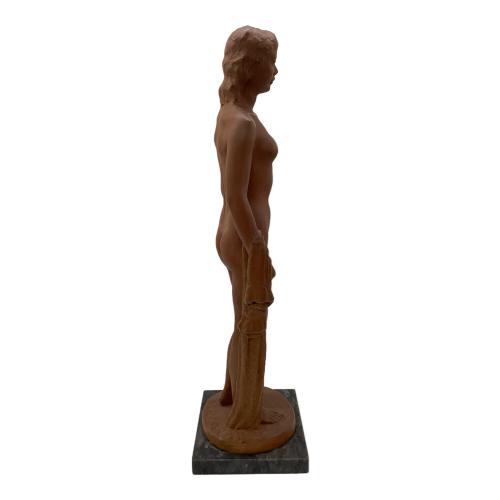 彫刻家 山本雅彦 作 裸婦像「さわやかな朝」