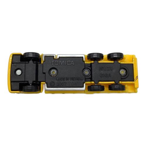 TOMY (トミー) いすゞ ギガ ダンロップ レーシングトランスポーター トミカ 特注トミカ TCNオリジナル