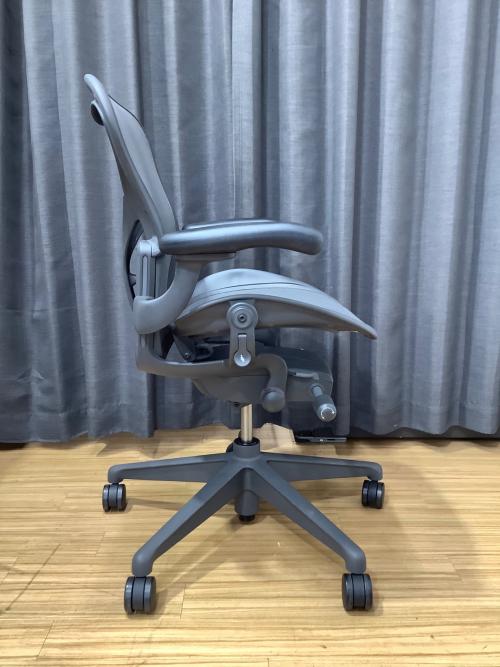 Herman Miller (ハーマンミラー) Aeron Chair Remastered Lite SIZE A グラファイトカラー リマスタード ライト