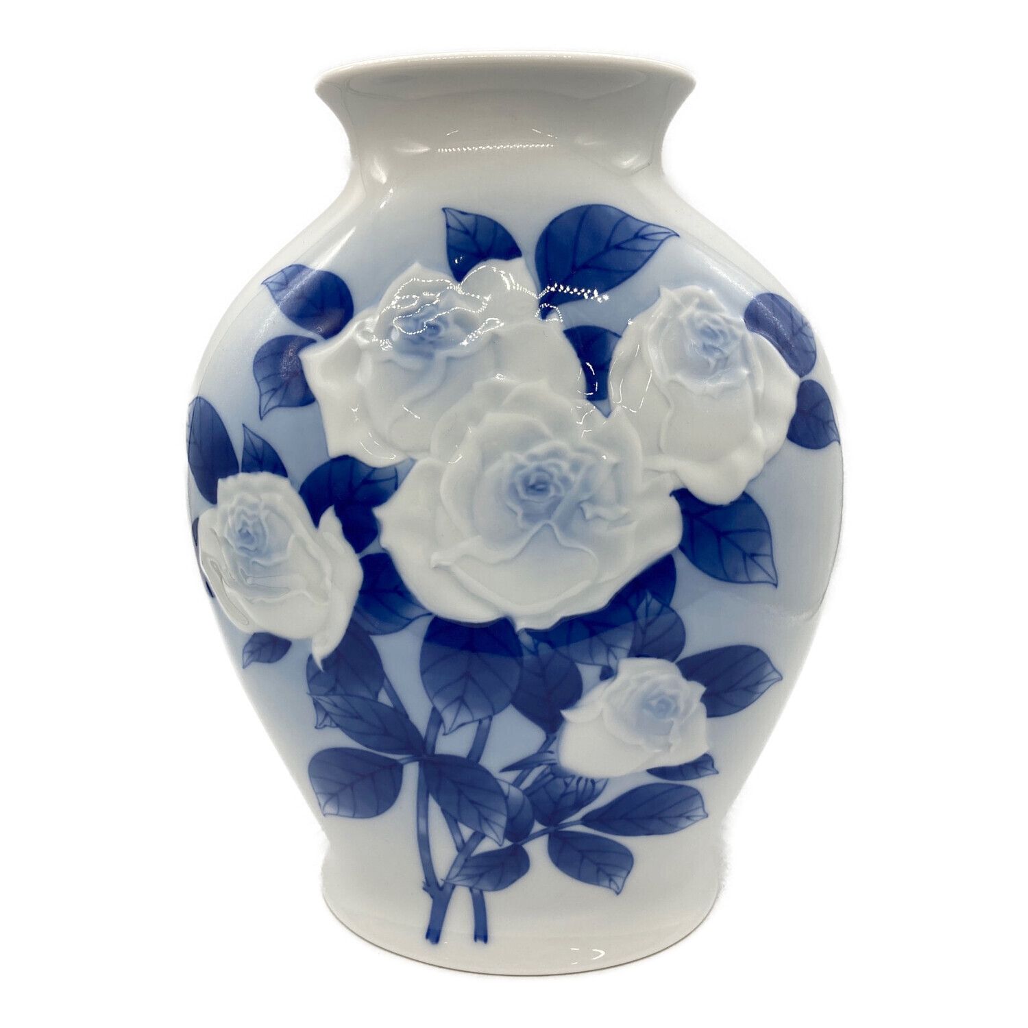 香蘭社 (コウランシャ) 花瓶 ホワイト×ブルー 染付陽刻薔薇