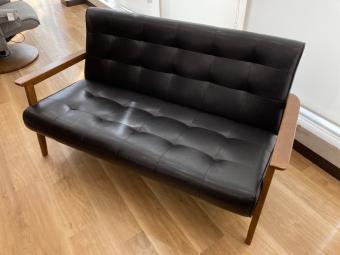 2人掛けソファー ブラック×ブラウン 木製フレーム