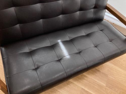 2人掛けソファー ブラック×ブラウン 木製フレーム