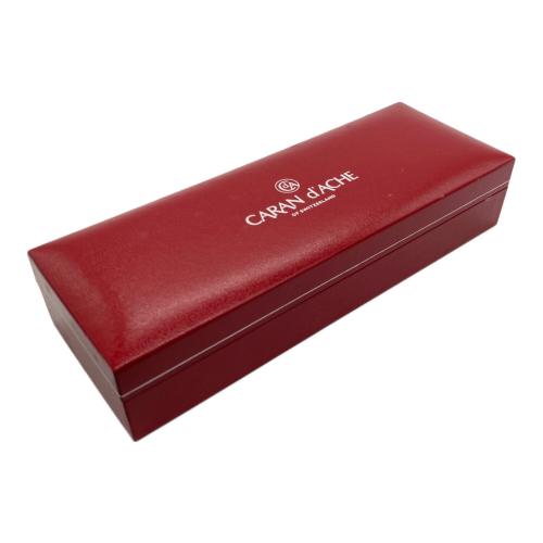 CARAN d'ACHE (カランダッシュ) ボールペン