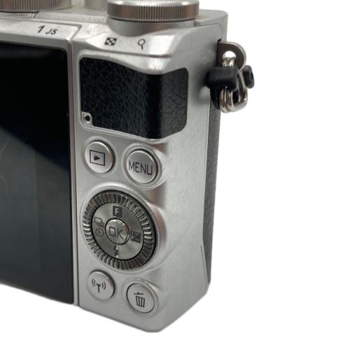 Nikon (ニコン) ミラーレス一眼カメラ 1 J5