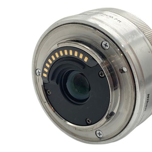 Nikon (ニコン) ミラーレス一眼カメラ 1 J5